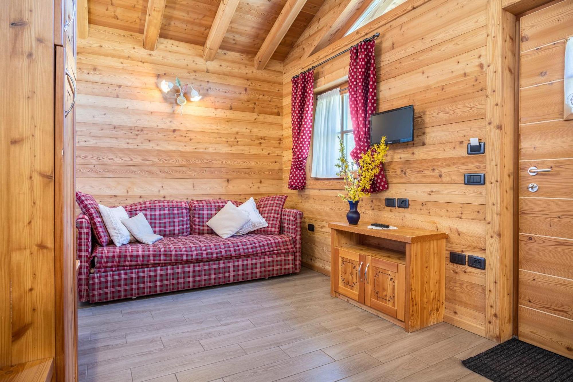 Chalet Camping Fae 1 มาดอนนาดีกัมปิโญ ภายนอก รูปภาพ