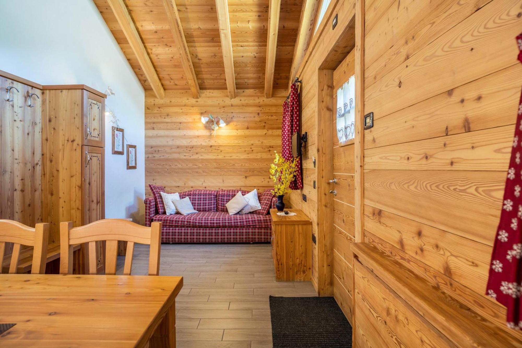 Chalet Camping Fae 1 มาดอนนาดีกัมปิโญ ภายนอก รูปภาพ