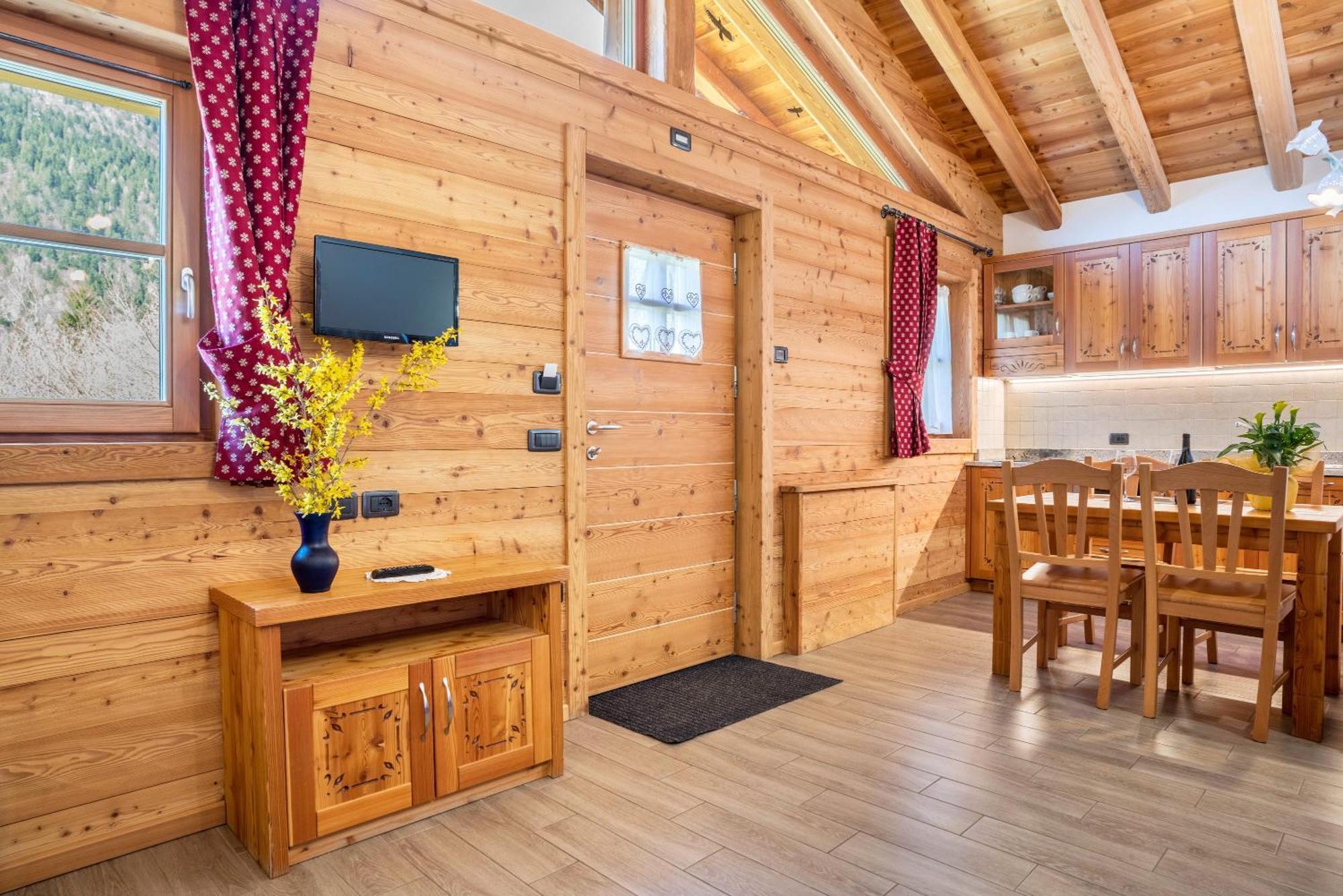 Chalet Camping Fae 1 มาดอนนาดีกัมปิโญ ภายนอก รูปภาพ
